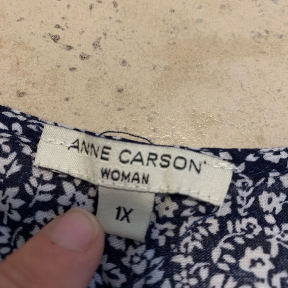 Anne Carson Woman 1X Blue & White Floral Paisley Tunic Blouse - Picture 2 of 5